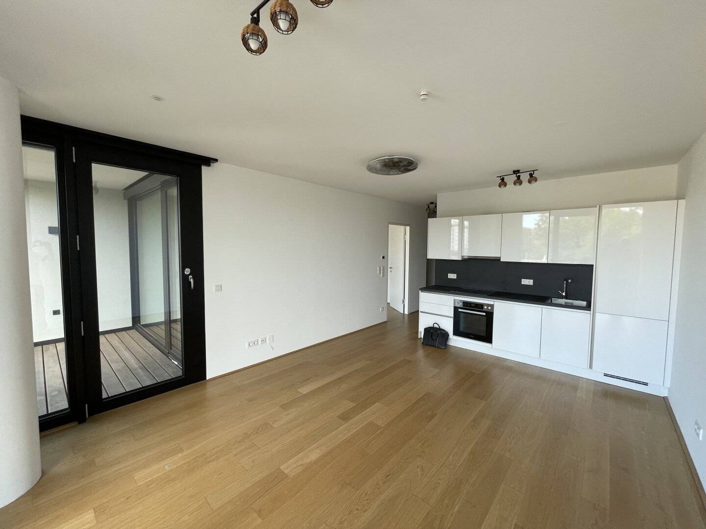 2-ZIMMER-LUXUSWOHNUNG MIT LOGGIA - BEL &amp; MAIN BEIM BELVEDERE