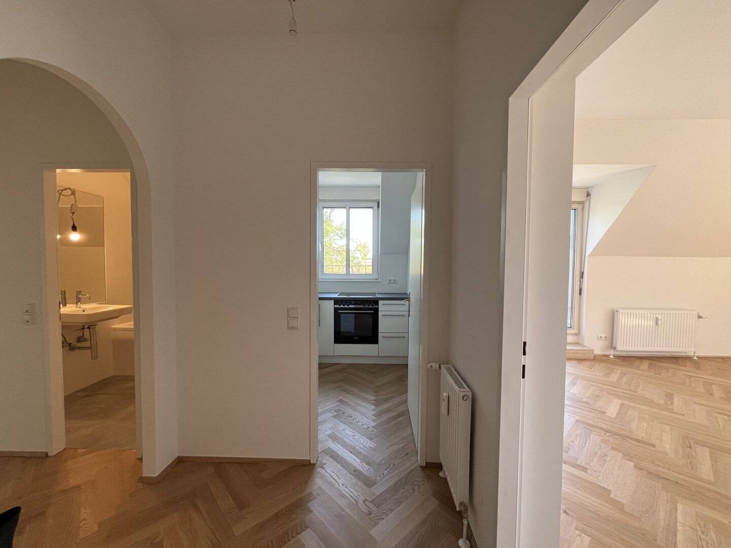 First occupancy after renovation Light-filled 2-room terrace apartment in Grinzing