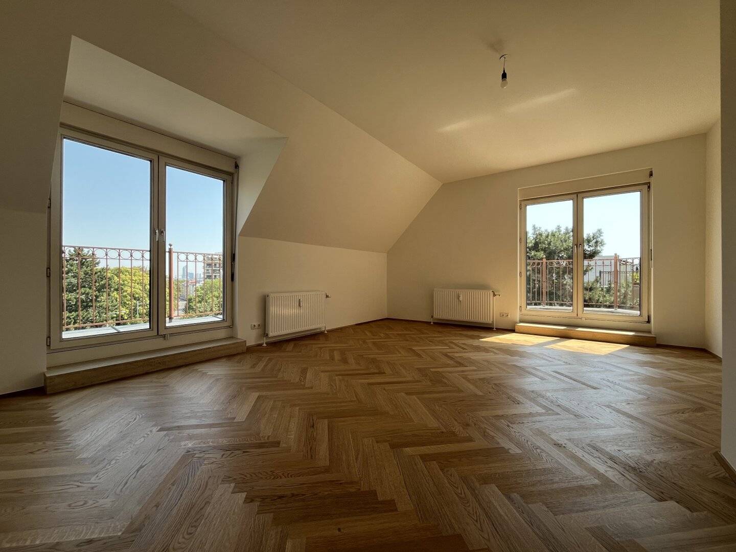 First occupancy after renovation Light-filled 2-room terrace apartment in Grinzing