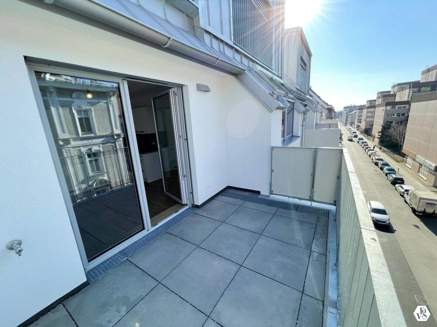 Frömmlgasse - bright new building with balcony