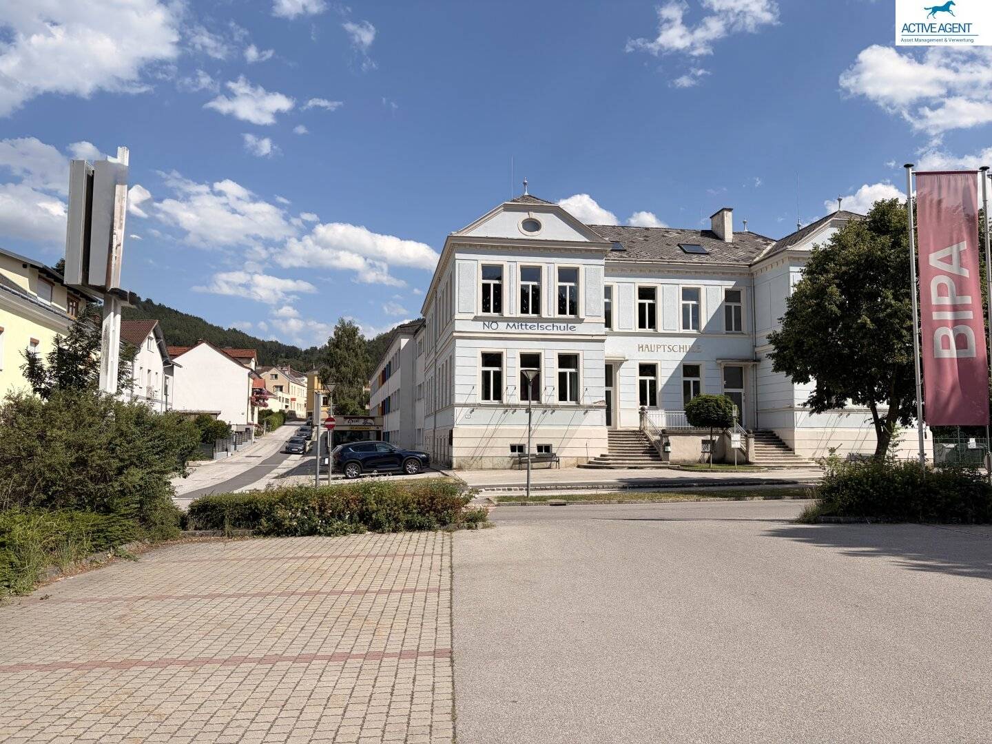 Geschäftslokal mit großem Parkplatz in Aspang Markt zu vermieten