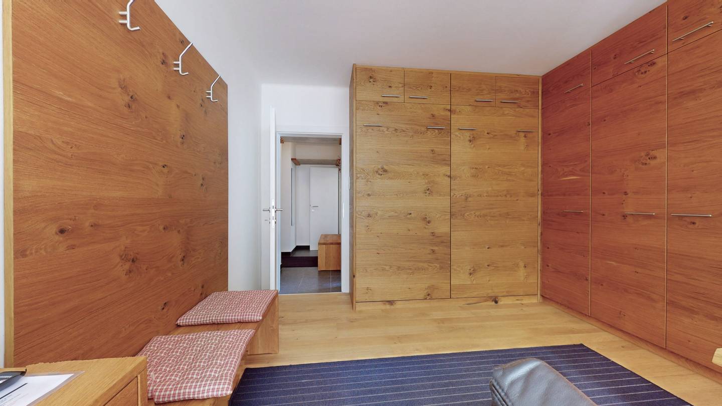 Lichtdurchflutete Wohnung nahe Felsentherme mit Balkon