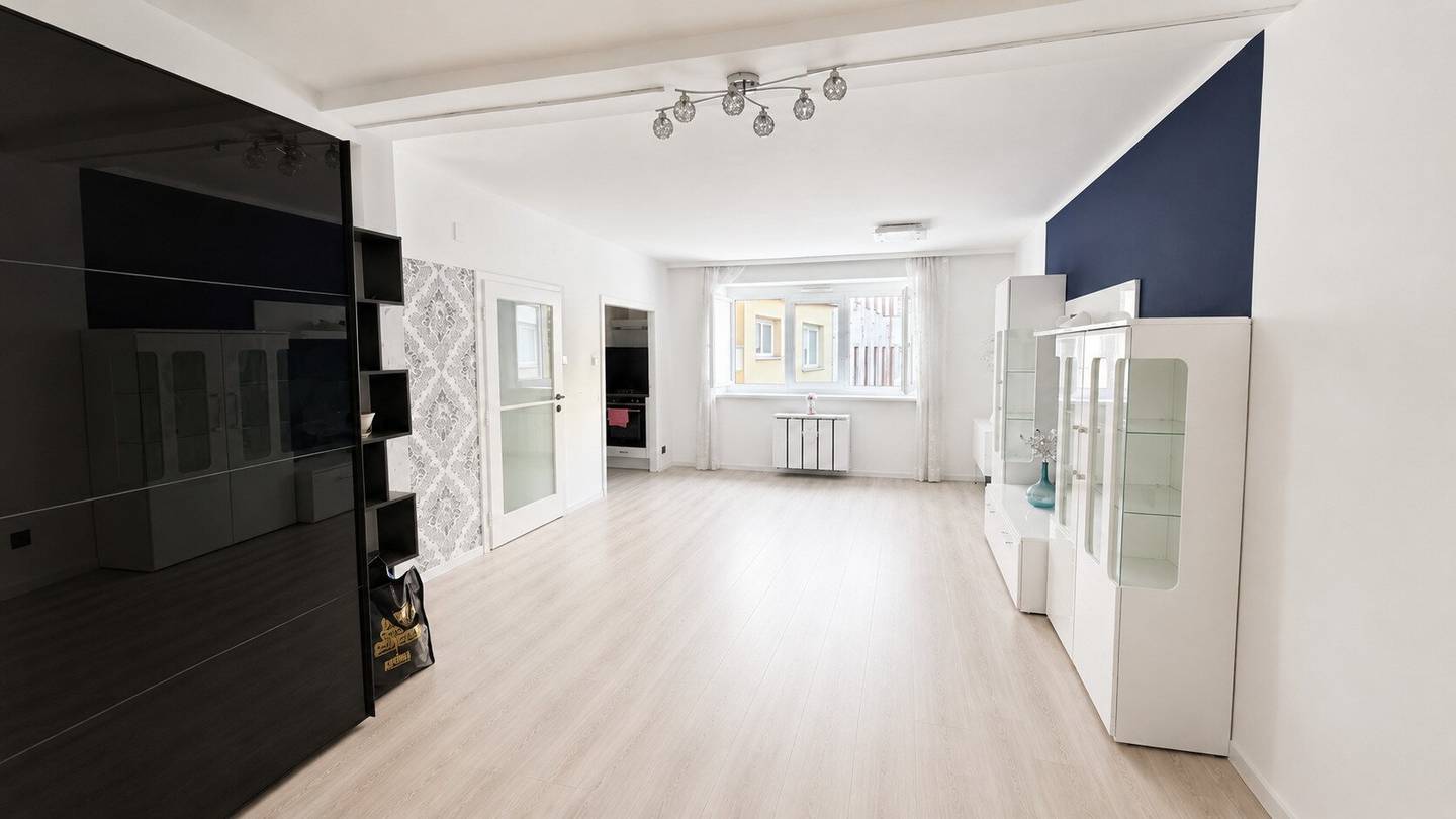 Bright &amp; modernized 1-room new-build apartment in good location // Good condition