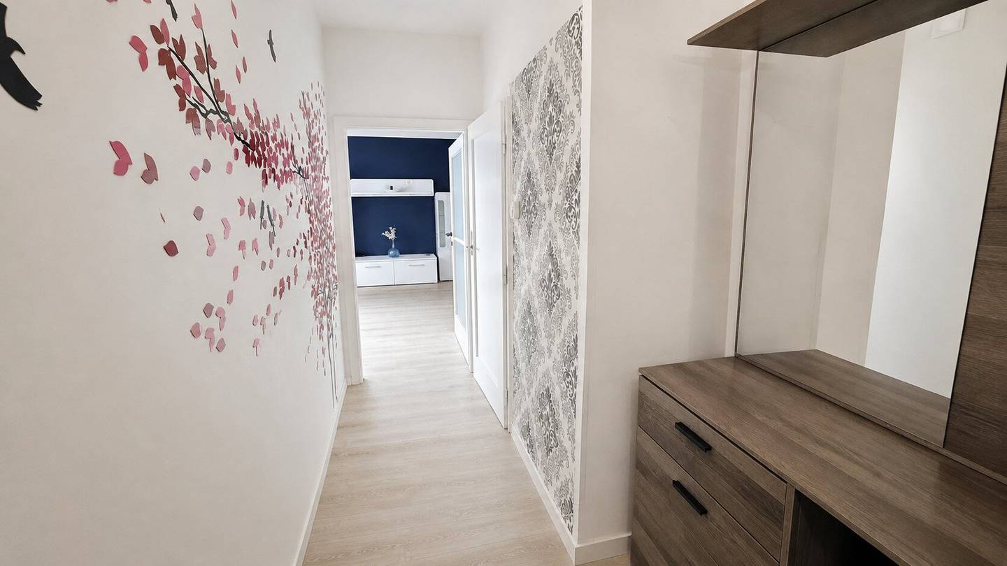 Bright &amp; modernized 1-room new-build apartment in good location // Good condition