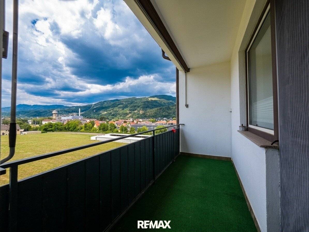 Interesting 3-room apartment on 3rd floor without elevator with balcony and excellent infrastructure