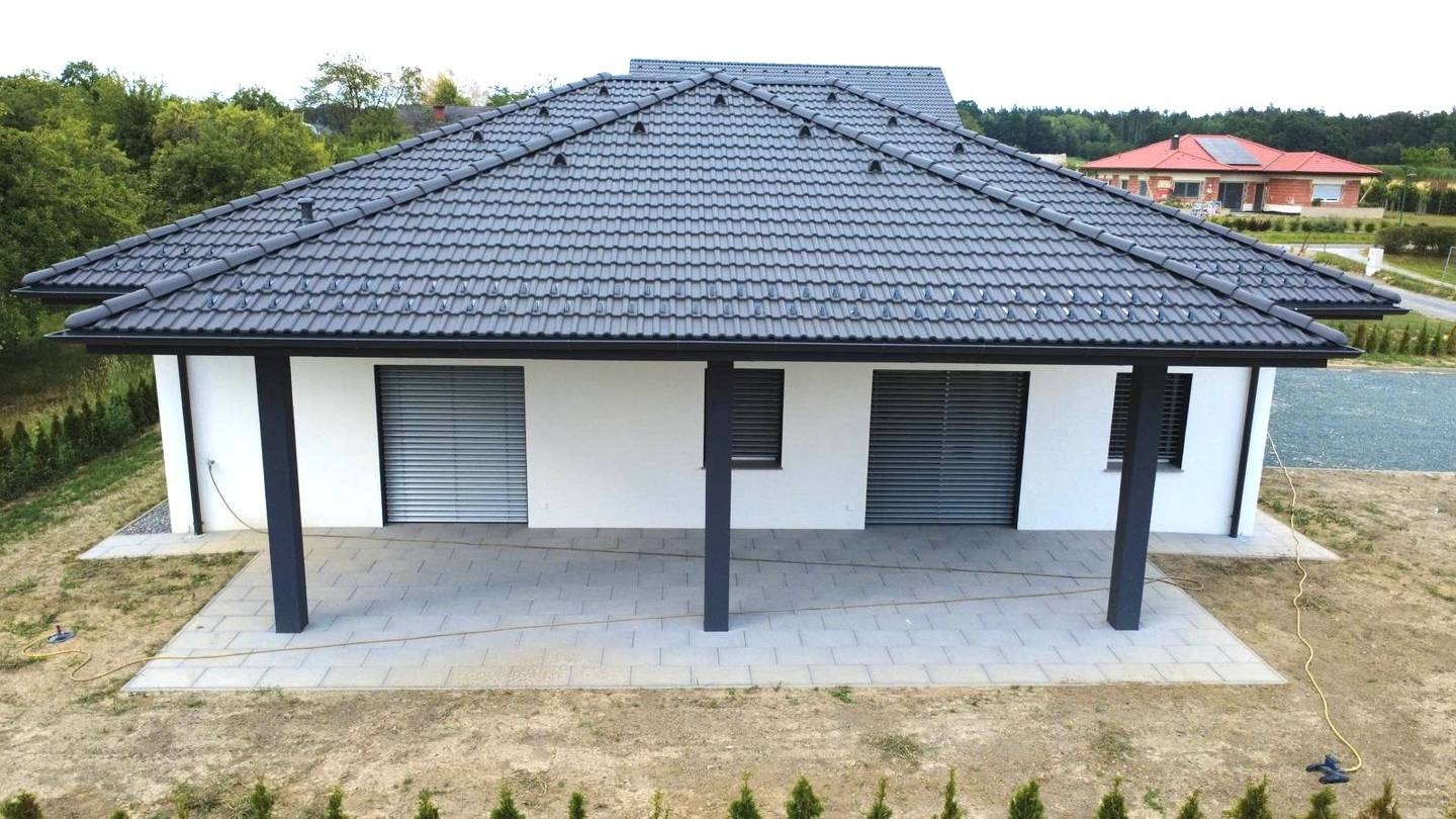 Moderne Familienwohnung mit Terrasse und Privatgarten