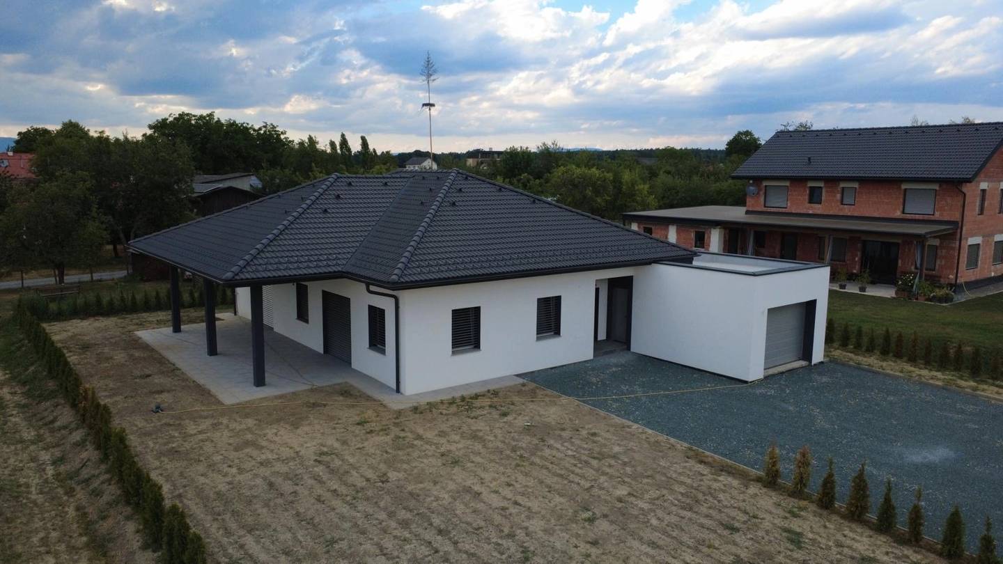 Moderne Familienwohnung mit Terrasse und Privatgarten