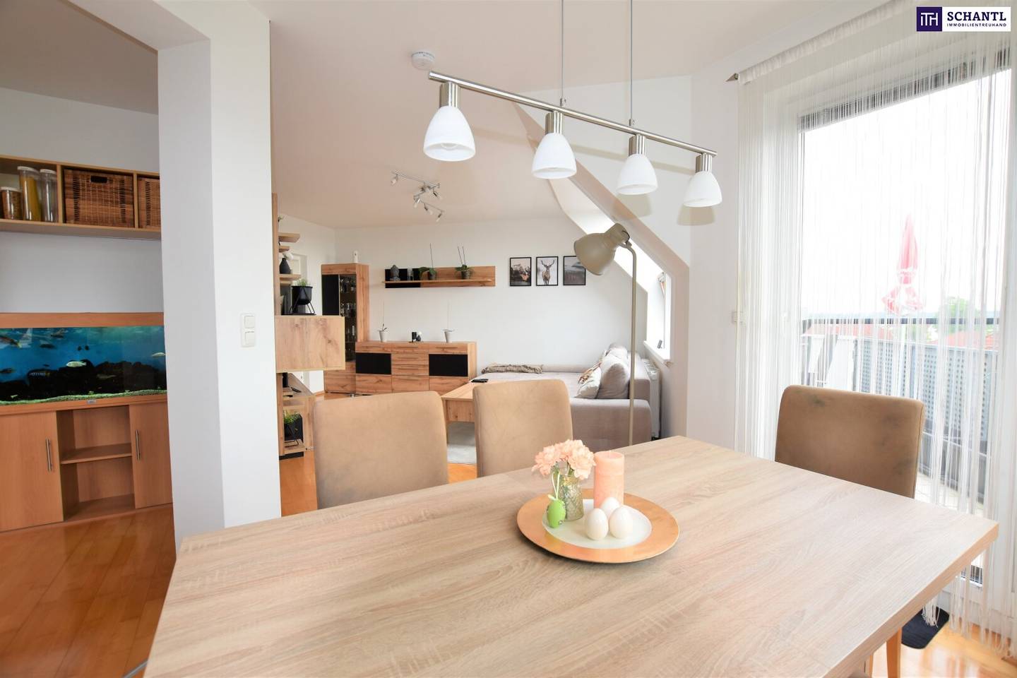 Enjoy the summer! Perfectly laid out 3-room attic apartment near Vienna with view towards Schneeberg for rent