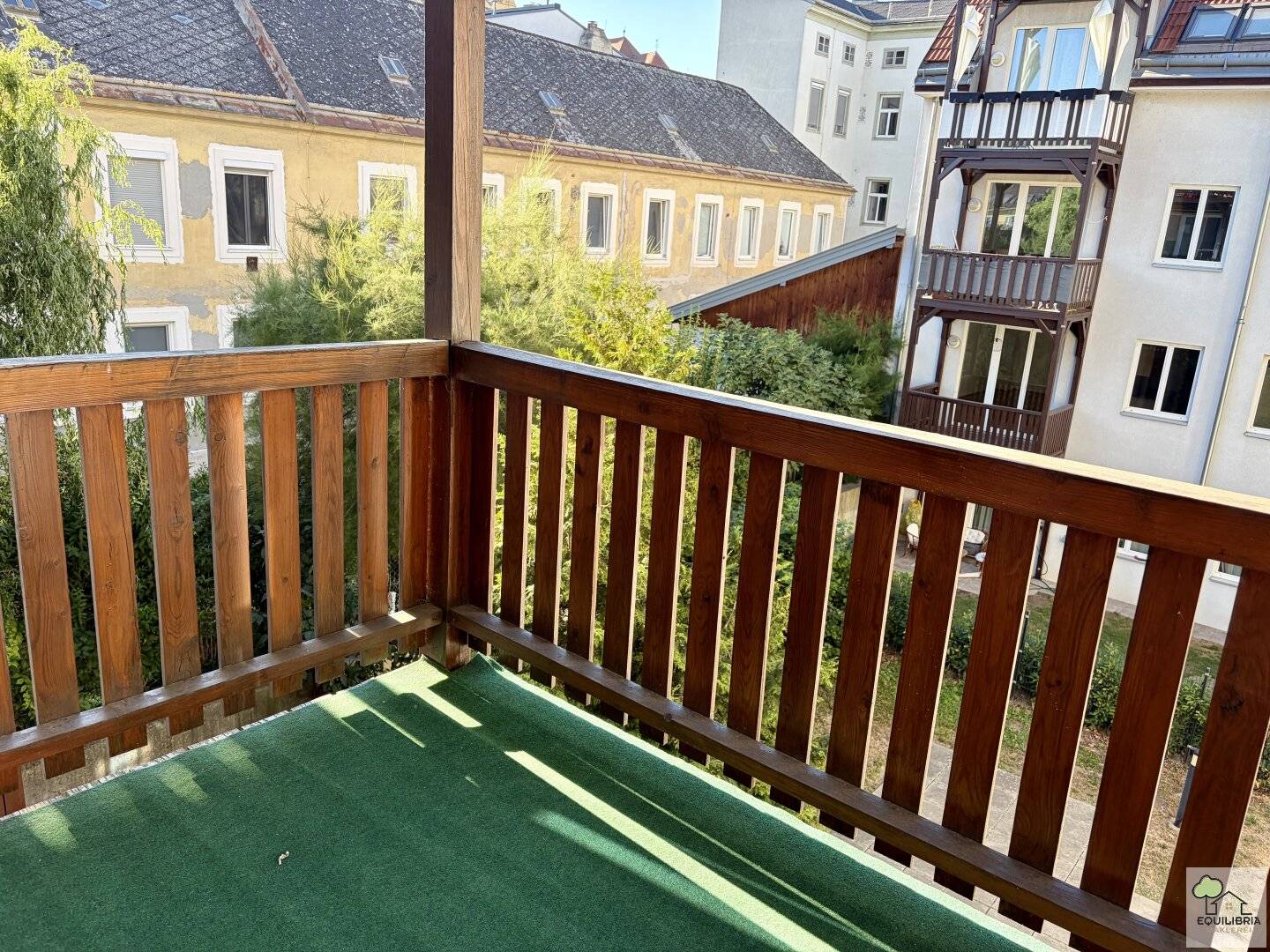 Modern, completely renovated 2-room apartment with quiet courtyard balcony in Stockerau