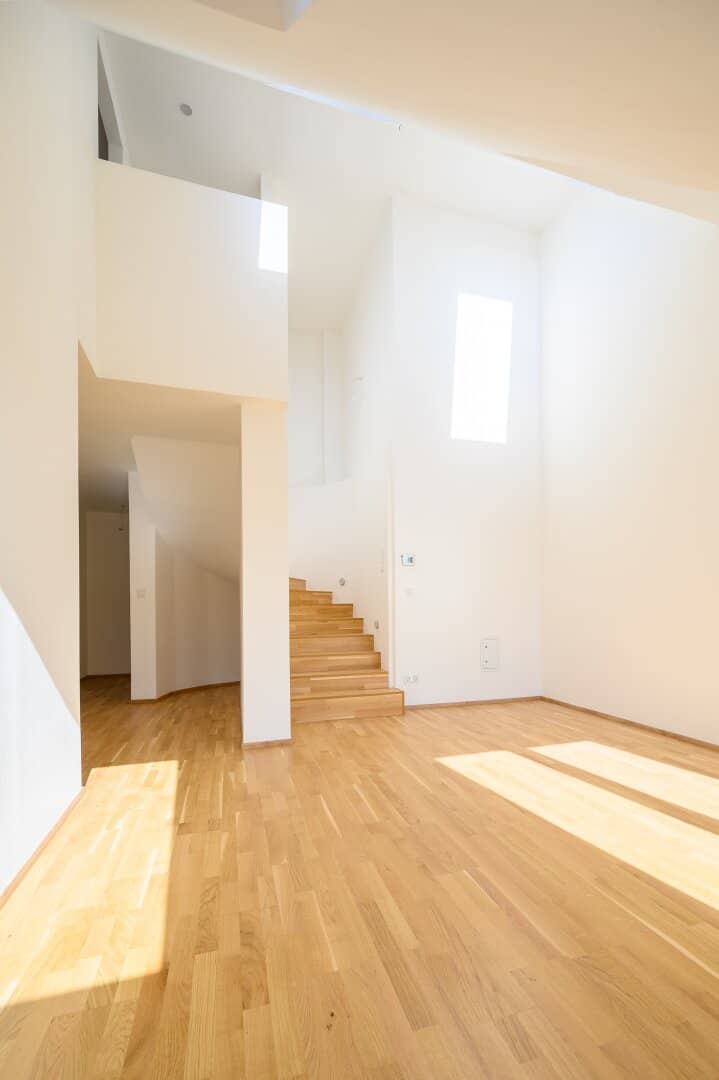 Very bright attic apartment in first occupancy after renovation near Meidlinger Markt