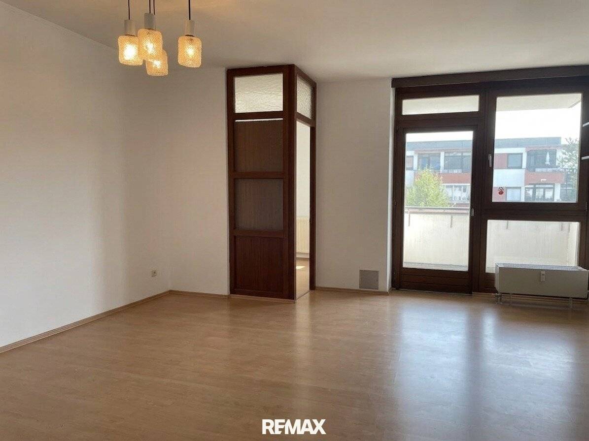 One-room apartment in need of renovation in Hötting