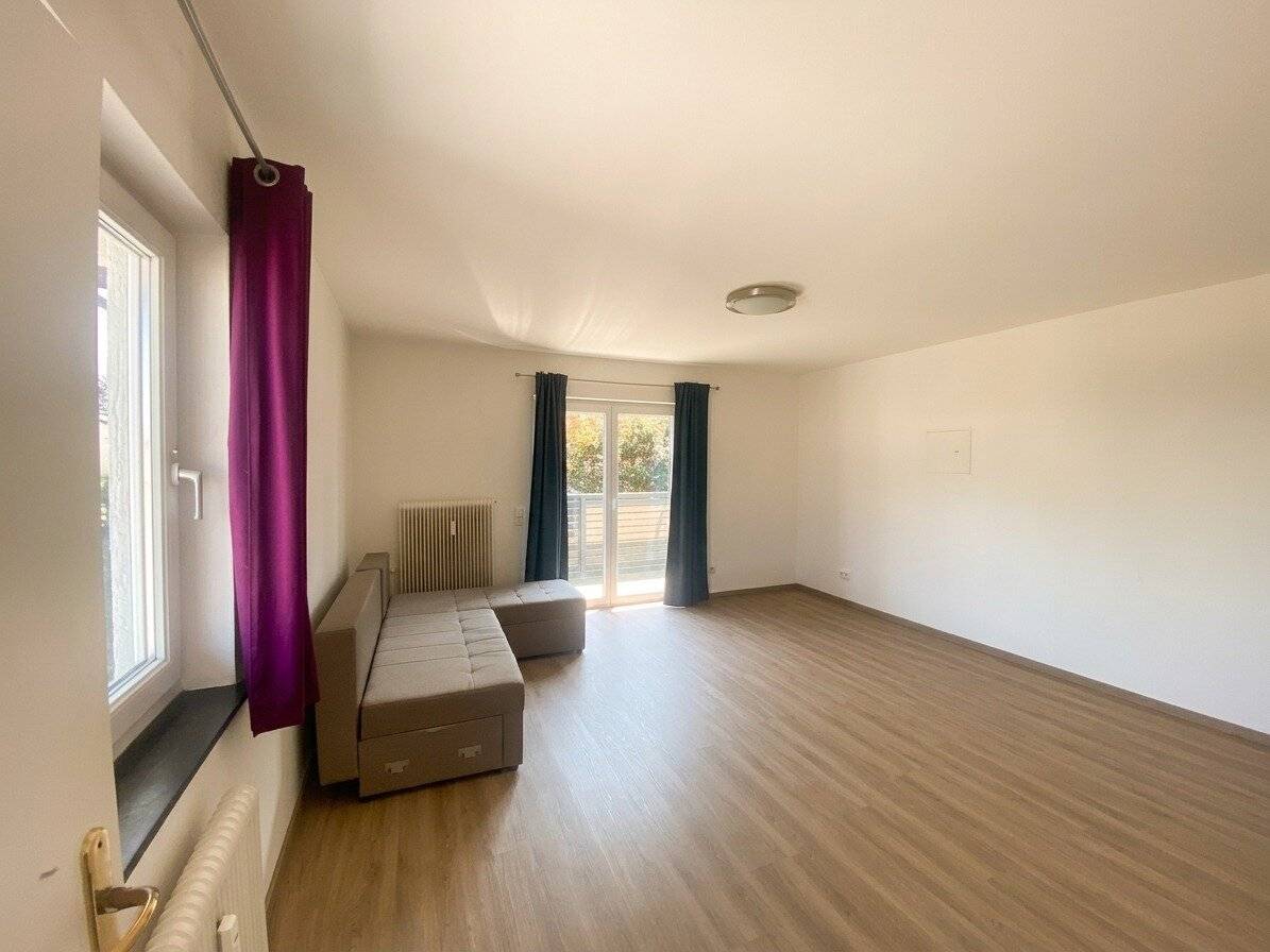 BRIGHT STUDIO IN IDEAL LOCATION