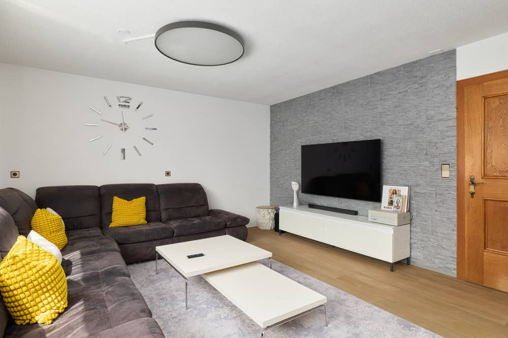 Familienwohnung mit großem Garten und Garage