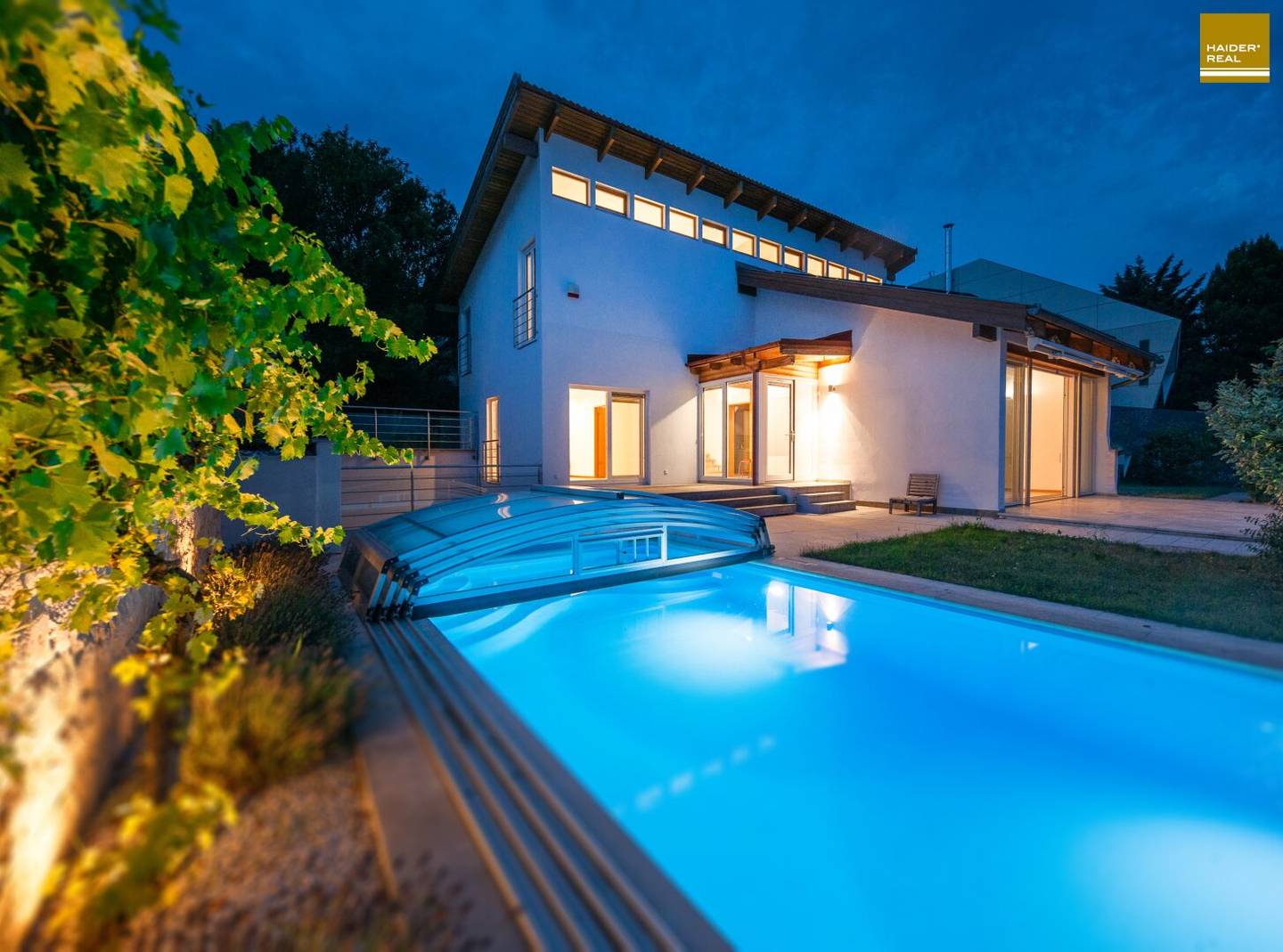 Familientraum! Ideale Größe, Fernsicht, Garten mit Pool