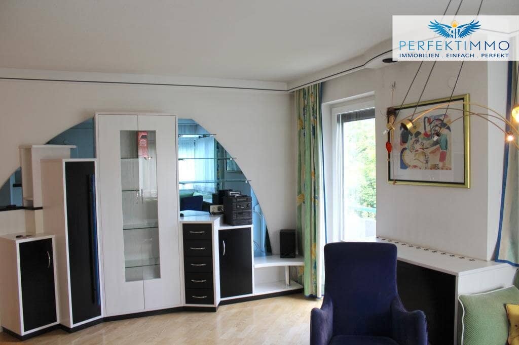Sunny 3-room apartment with garage and parking space