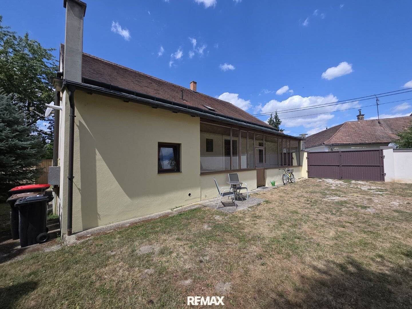 Spacious rental house with S-Bahn connection