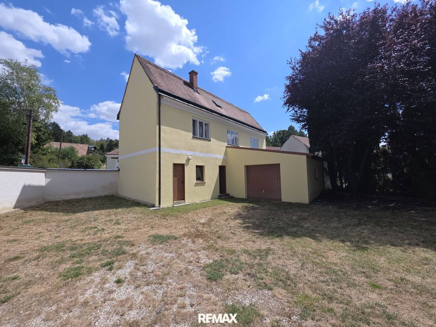 Spacious rental house with S-Bahn connection