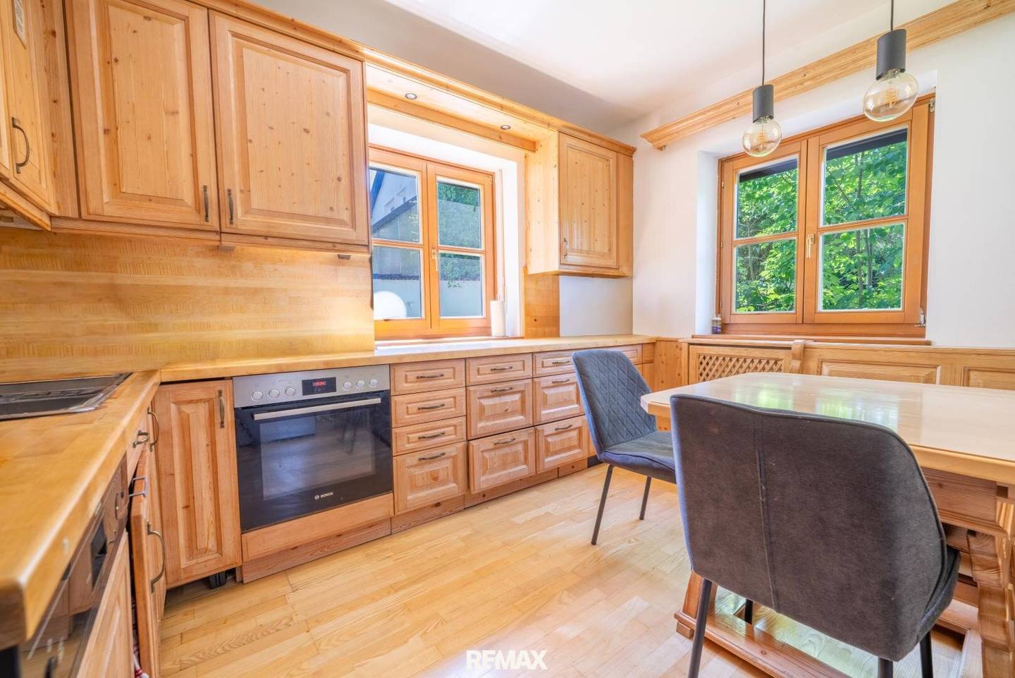 Living at the Foot of the Gaisberg - Multi-family house with generous space in Salzburg
