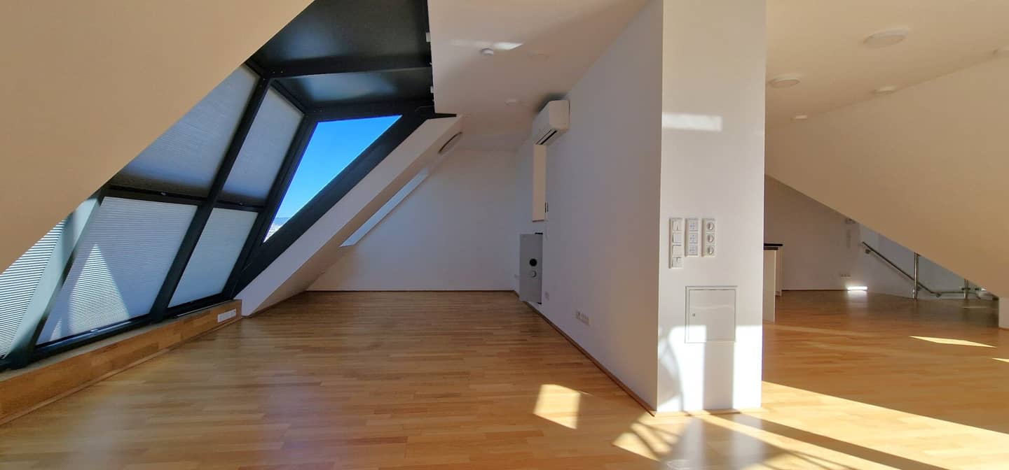 Exklusive Dachgeschosswohnung  201m² mit zwei Terrassen und spektakulärem 360°-Blick über Wien