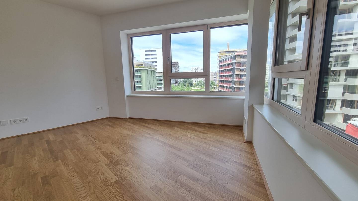 Erstbezug Wohnung mit Balkon in Parknähe