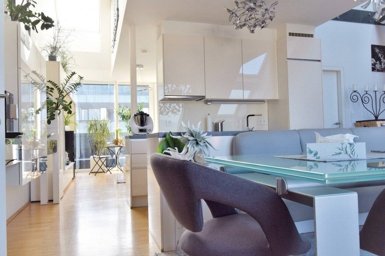 Spacious maisonette apartment in the center of Linz available from October