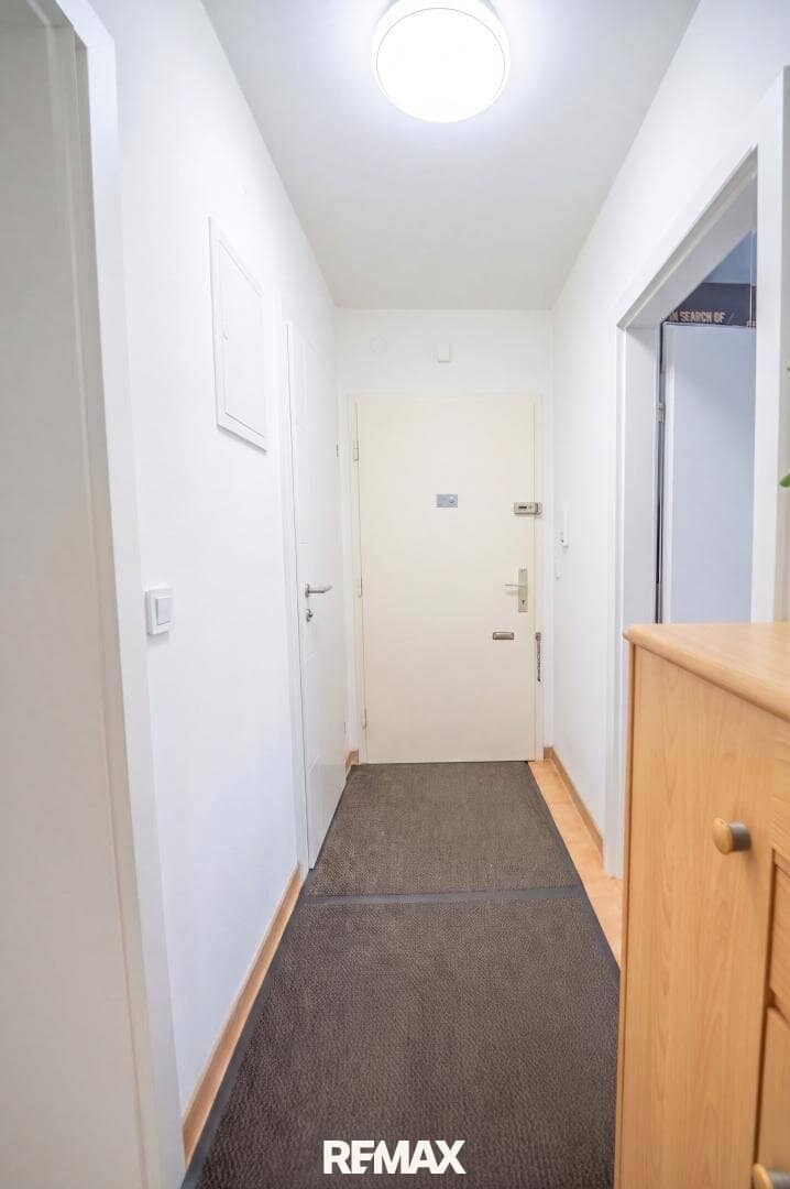 NEW PRICE. Investment - Rented 3 room apartment with optimal infrastructure