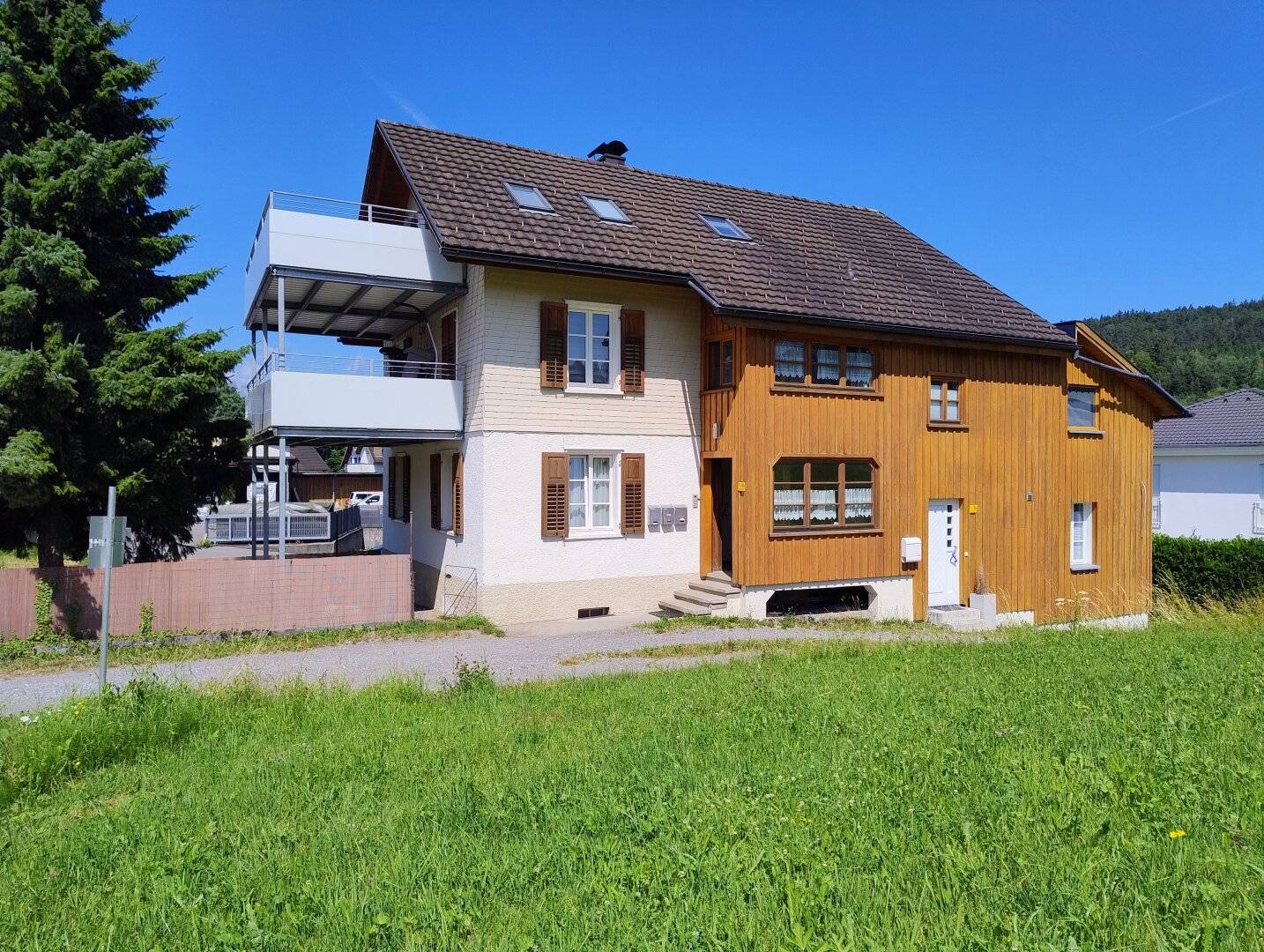3-room apartment with sunny terrace in Göfis' most peaceful location – lots of charm &amp; character