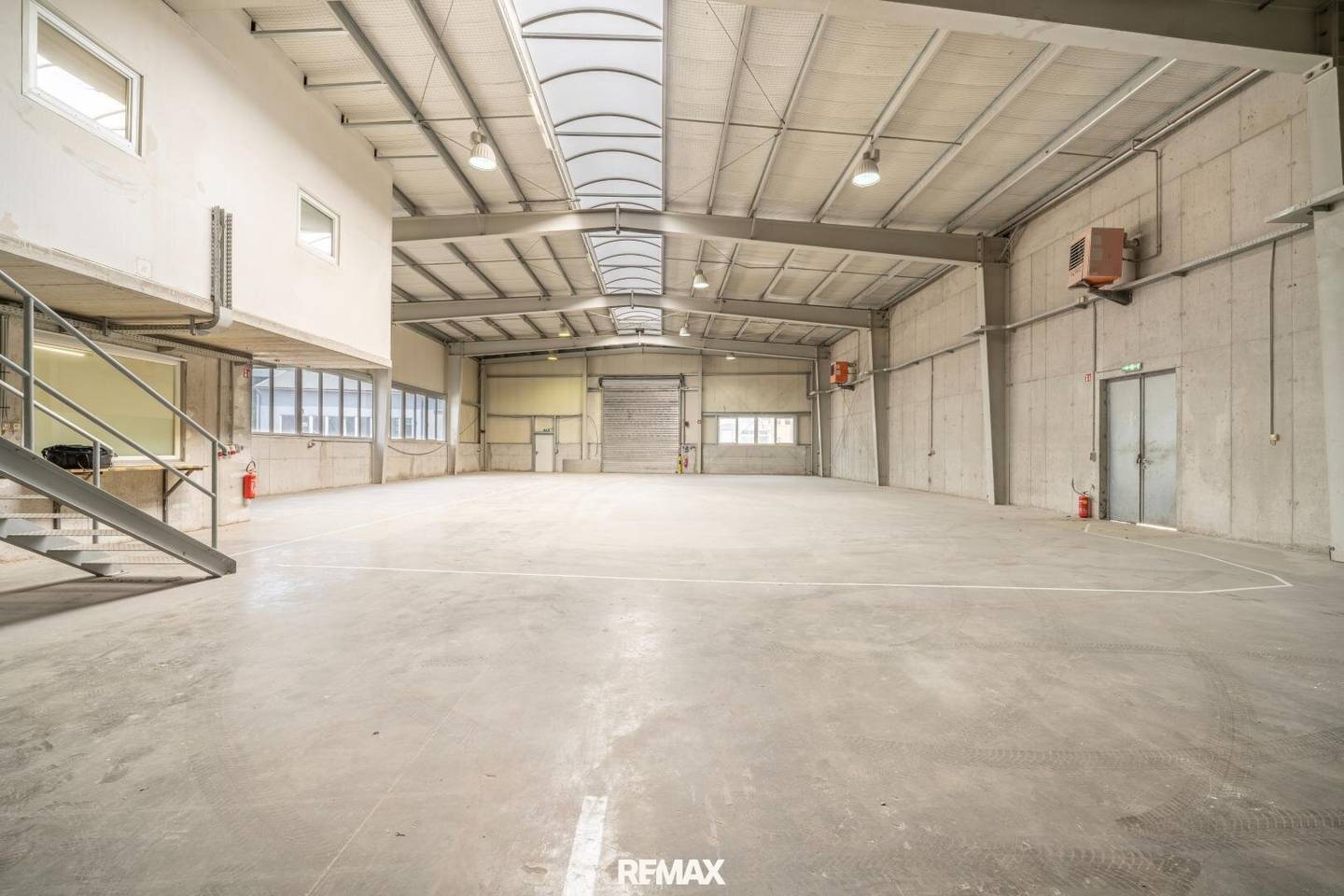Warehouse with optimal transport connection in Thalgau