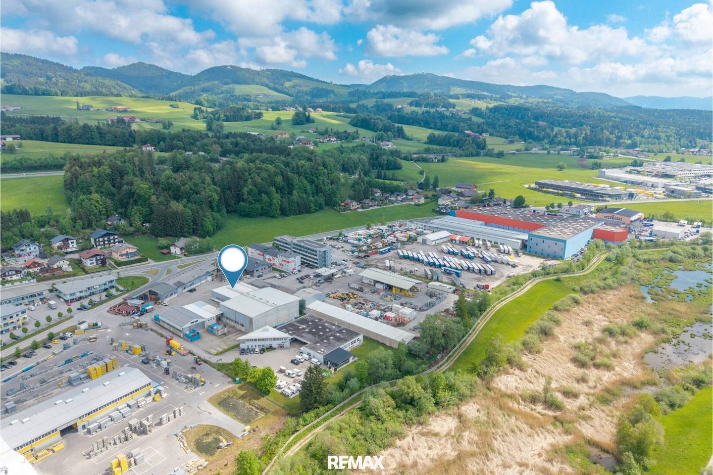 Warehouse with optimal transport connection in Thalgau