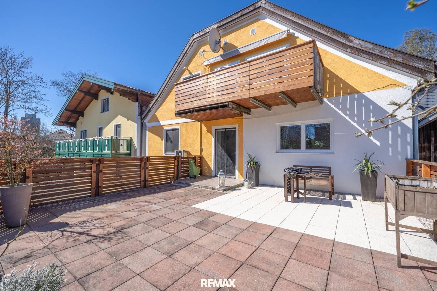 Spacious 2 room apartment with exceptional terrace in Neumarkt am Wallersee