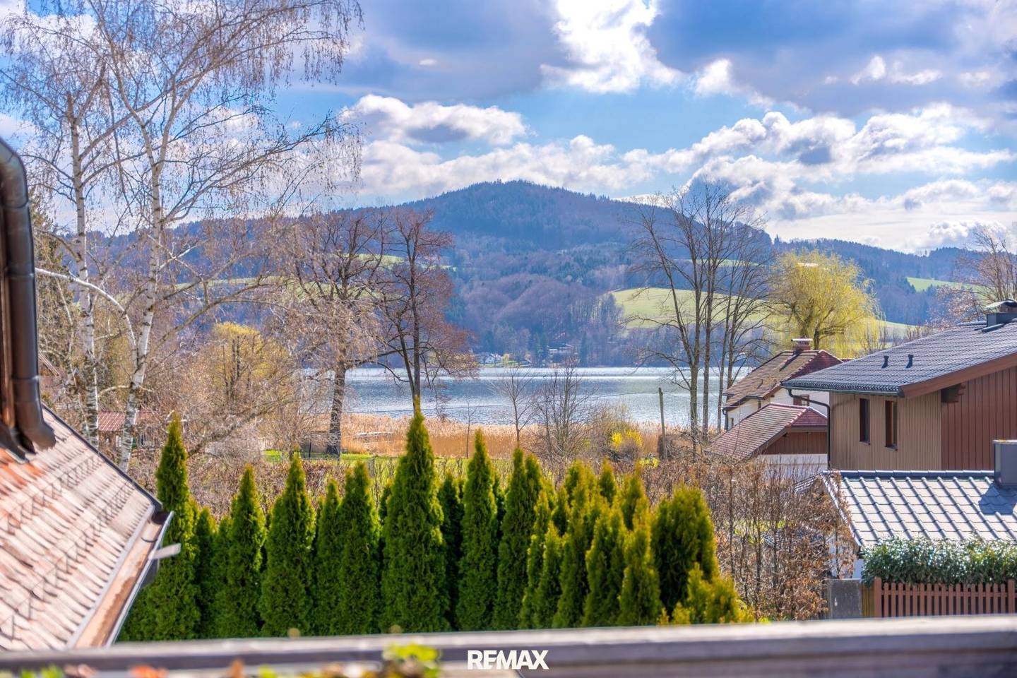 Seeblick-Residenz mit Balkon &amp; Ausbaupotenzial in Seeham