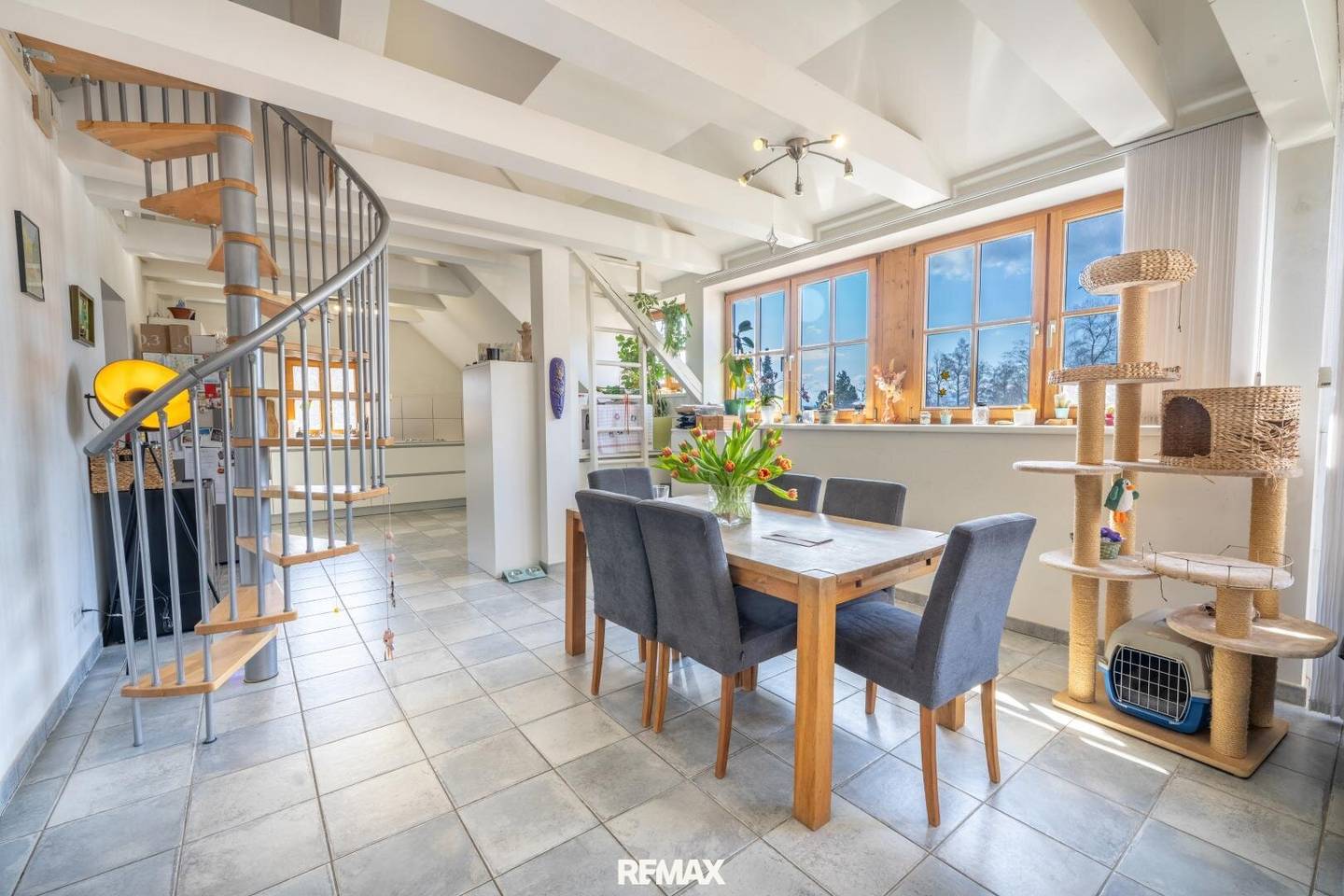 Seeblick-Residenz mit Balkon &amp; Ausbaupotenzial in Seeham