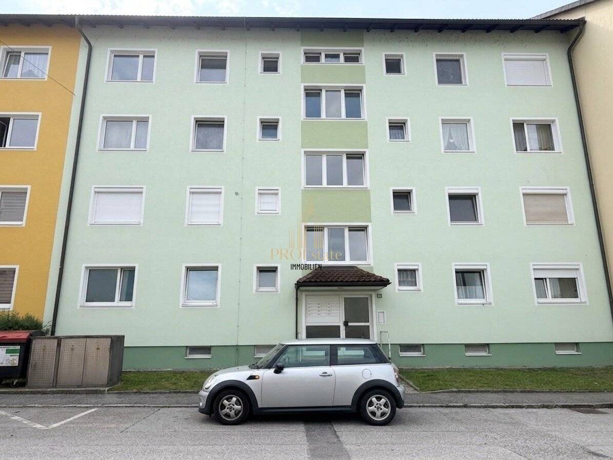 2-room apartment with balcony in Schwanenstadt