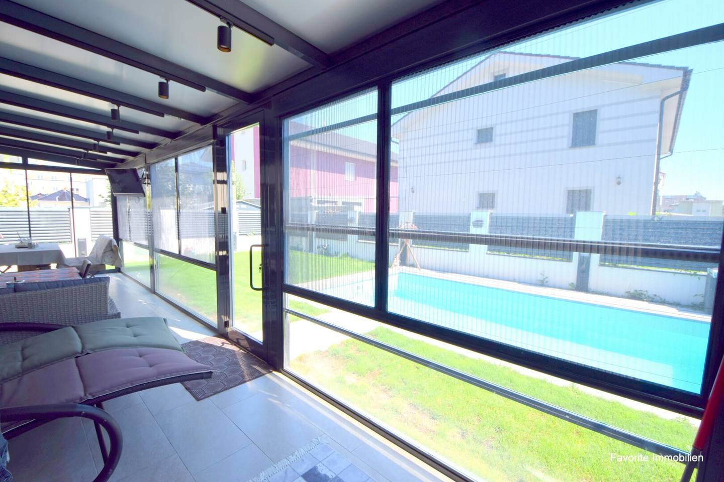 5 Zimmer + 3 Zimmer im Wohnkeller, Wintergarten + Pool -Viel Platz an der Wiener Stadtgrenze: