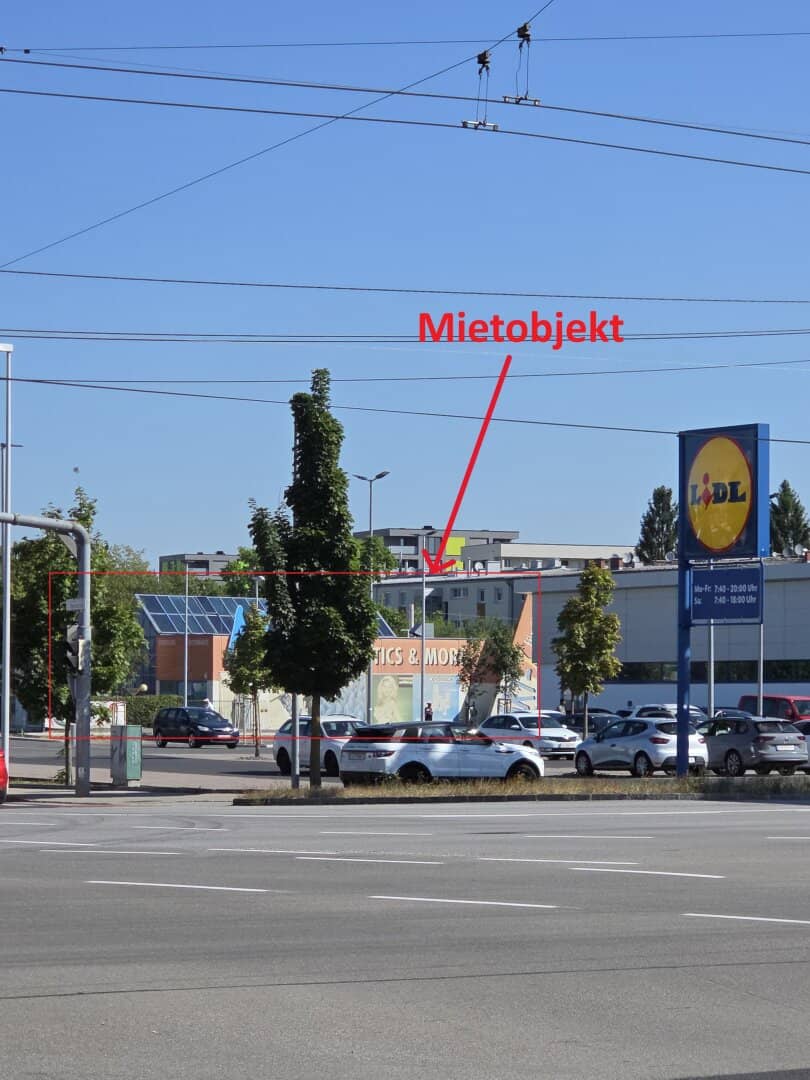 Top commercial space in a high-traffic location for rent