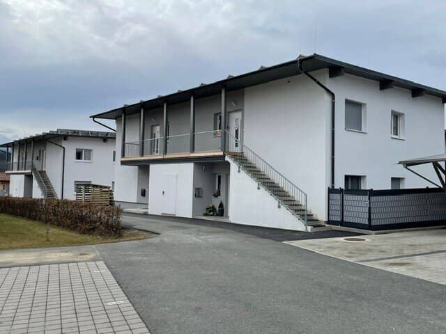 Beautiful air conditioned 4-room apartment in Wies