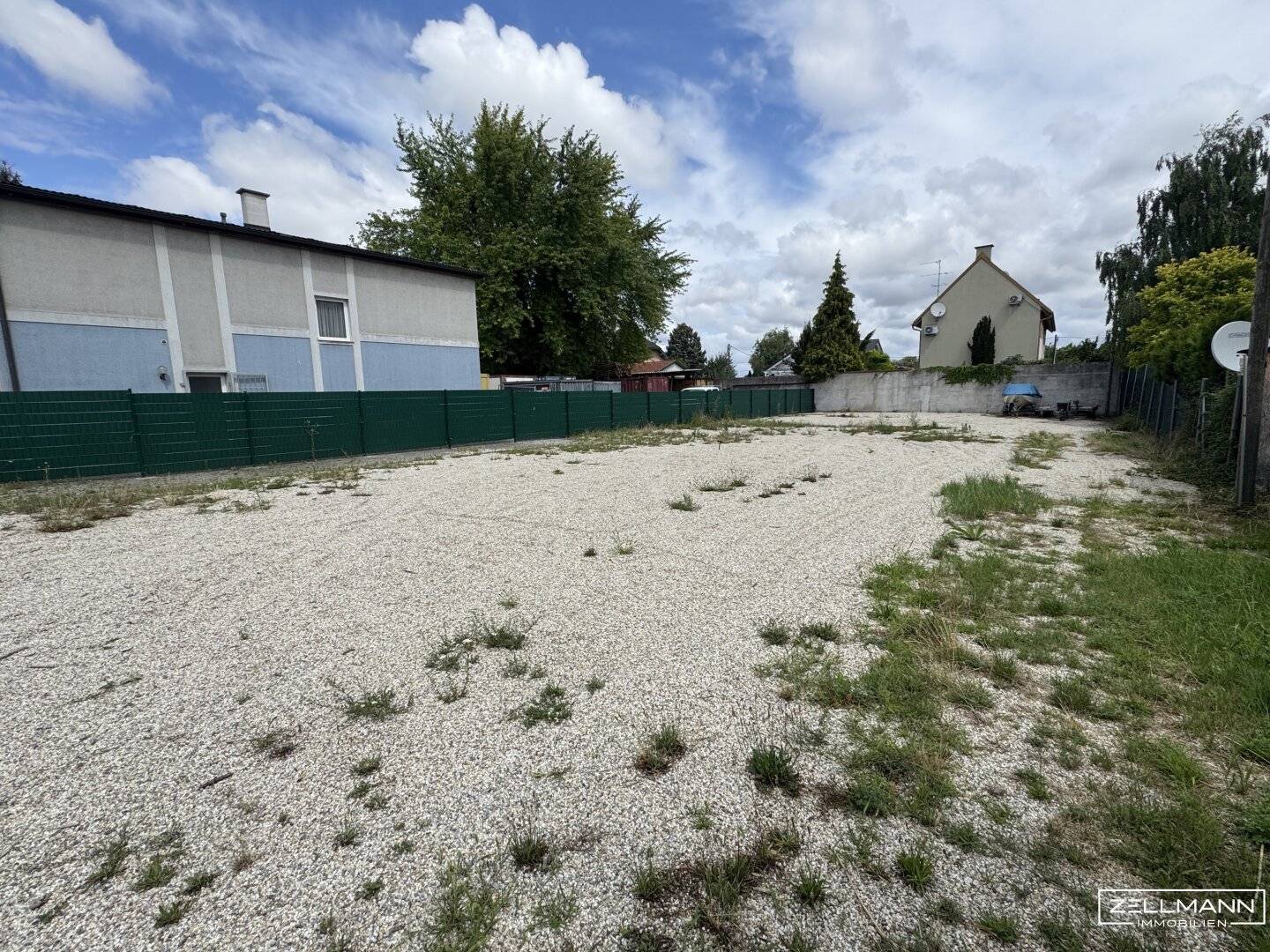 Commercial plot and parking space for rent | ZELLMANN IMMOBILIEN