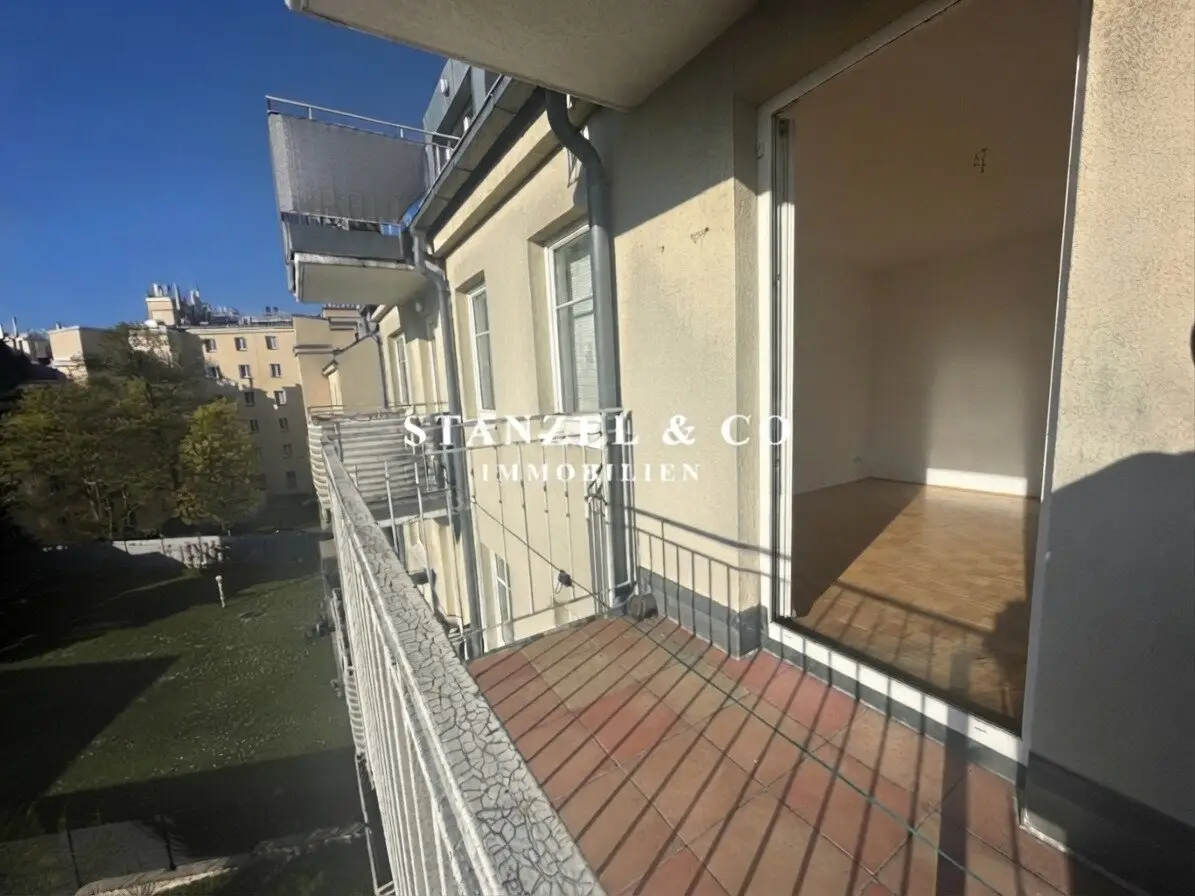 OST- &amp; WESTSEITIGES BALKONAPARTMENT IN RUHLAGE ( BJ 1994 )