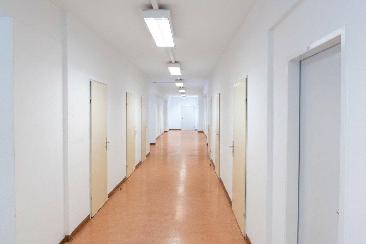 Office floor at U4/U6 Längenfeldgasse station