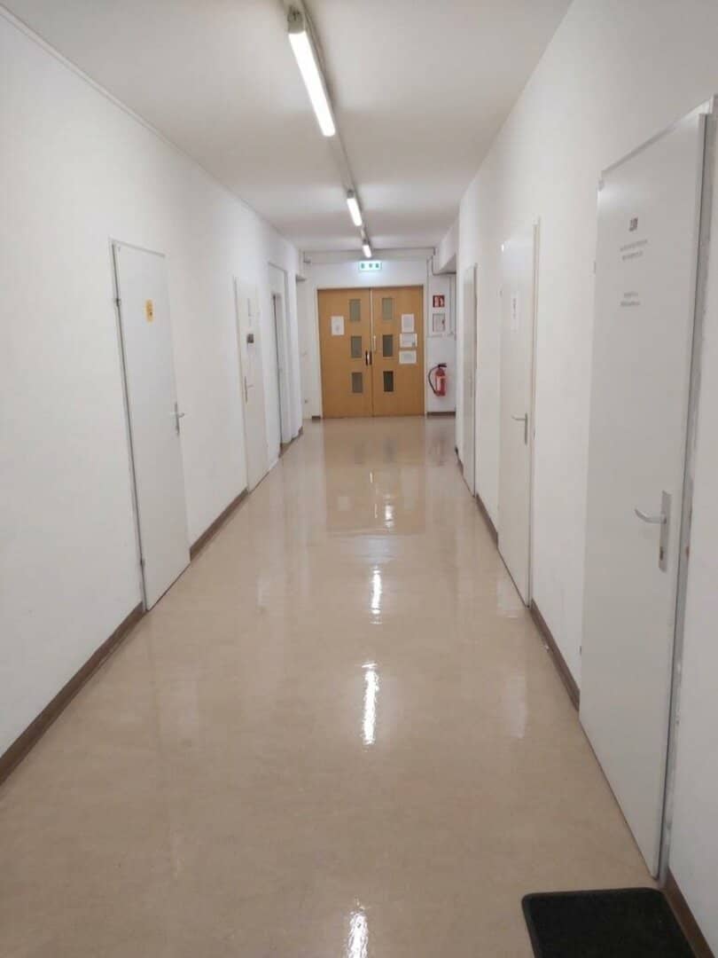 Office floor at U4/U6 Längenfeldgasse station