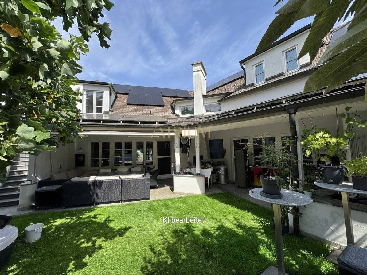 Non-standard villa with pool, wellness area and home cinema