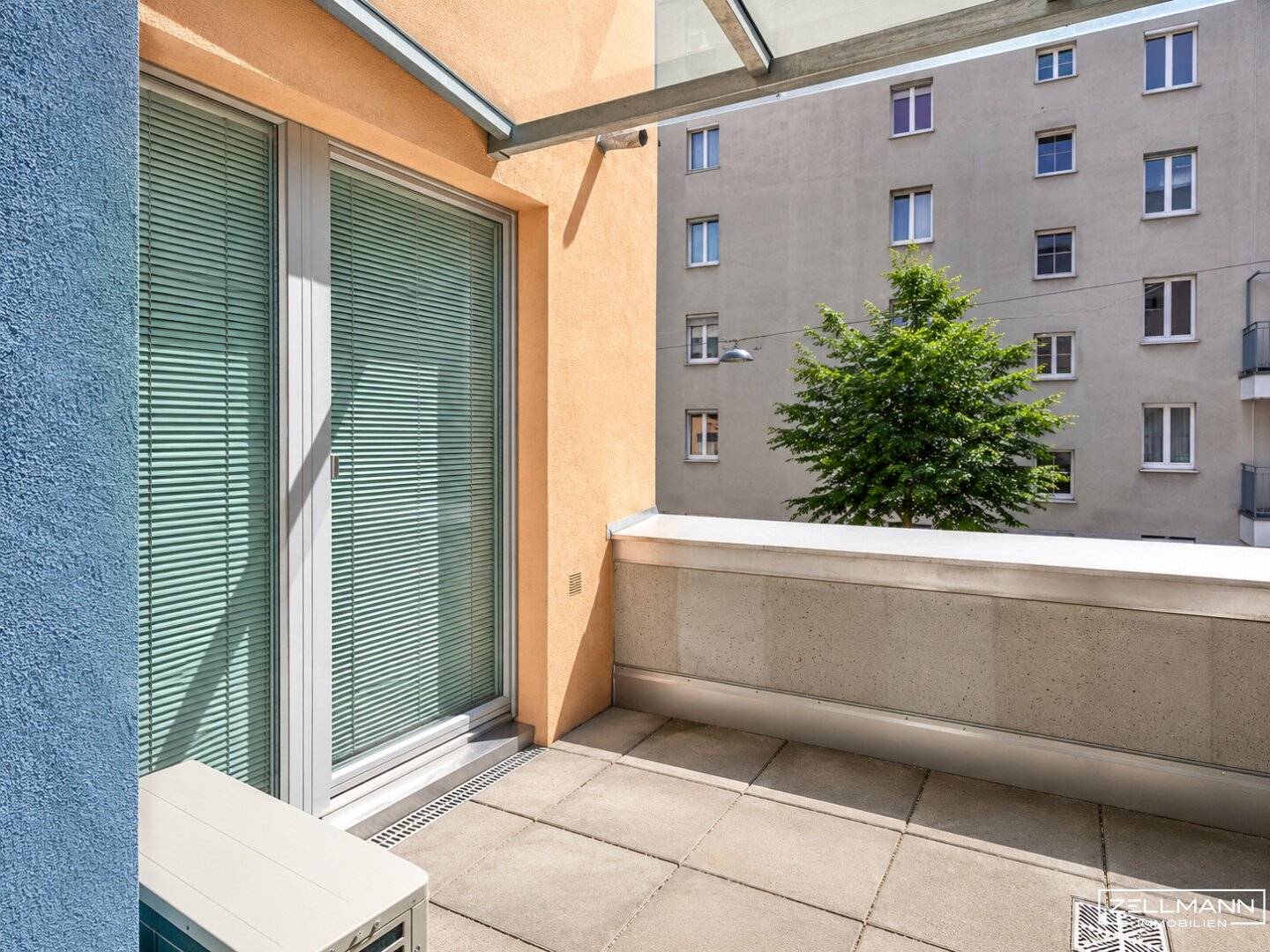 großzügige Terrassenwohnung mit Garage und außergewöhnlich viel Stauraum | ZELLMANN IMMOBILIEN