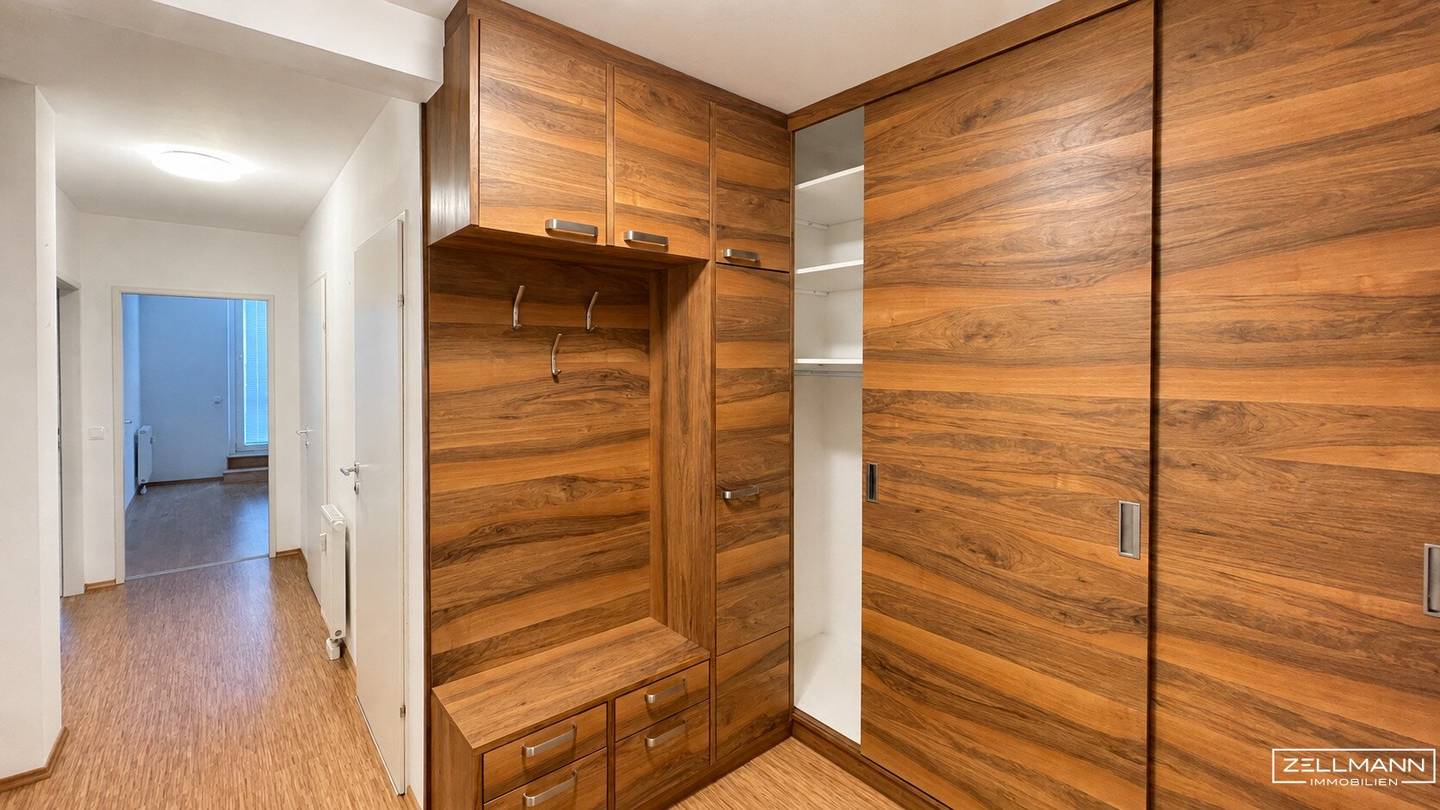 großzügige Terrassenwohnung mit Garage und außergewöhnlich viel Stauraum | ZELLMANN IMMOBILIEN