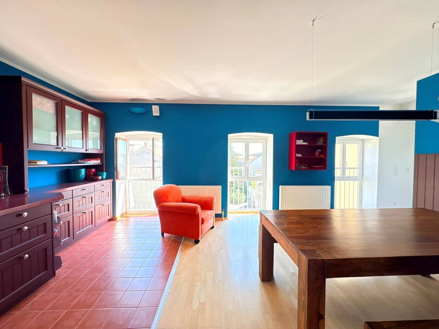 Moderne Dachgeschosswohnung..... Altbauflair  mit Terrasse, Aufzug  - 360 Grad Blick über den Dächern
