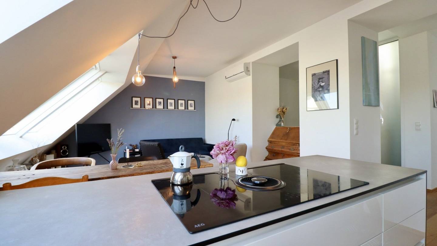 Dachgeschoss-Maisonette mit Sonnenterrasse &amp; Grünblick | 108 m² Wohnkomfort über den Dächern Wiens