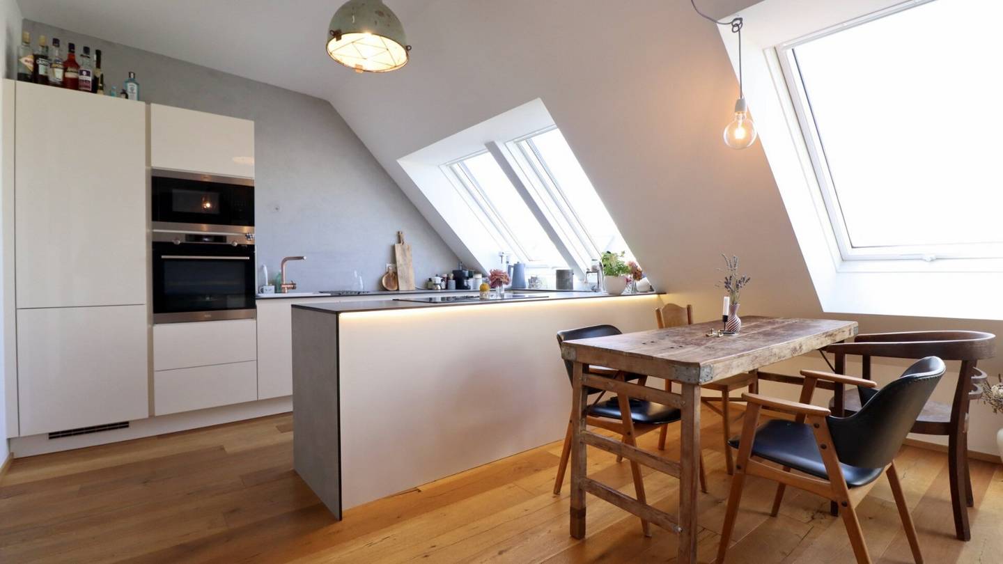 Dachgeschoss-Maisonette mit Sonnenterrasse &amp; Grünblick | 108 m² Wohnkomfort über den Dächern Wiens