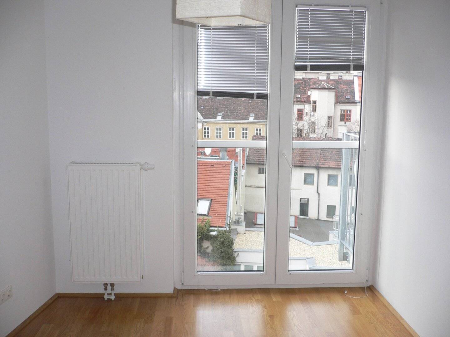 Wunderschöne 3 Zimmer DG Wohnung in Top Lage!