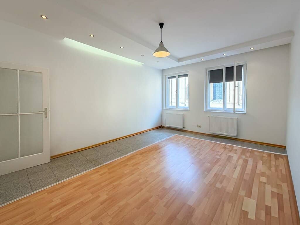 CENTRAL LIVING IN LEOPOLDSTADT – well maintained 2-room apartment in prime location