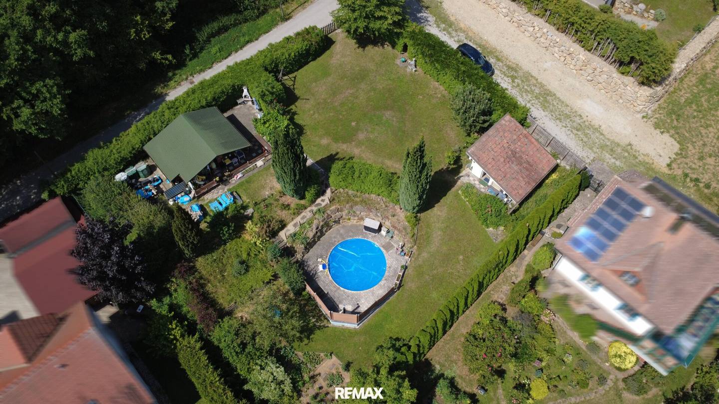 Baugrundstück mit Pool und Gartenoase in Unterwölbling