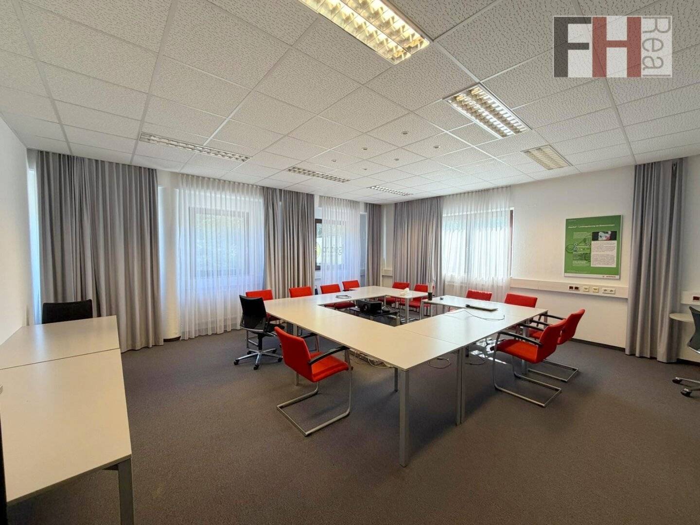 Büroflächen/Kanzlei-/Praxisräumlichkeiten in Purkersdorf, gesamt ca. 217m², gute Verkehrsanbindung, Parkplätze inklusive!